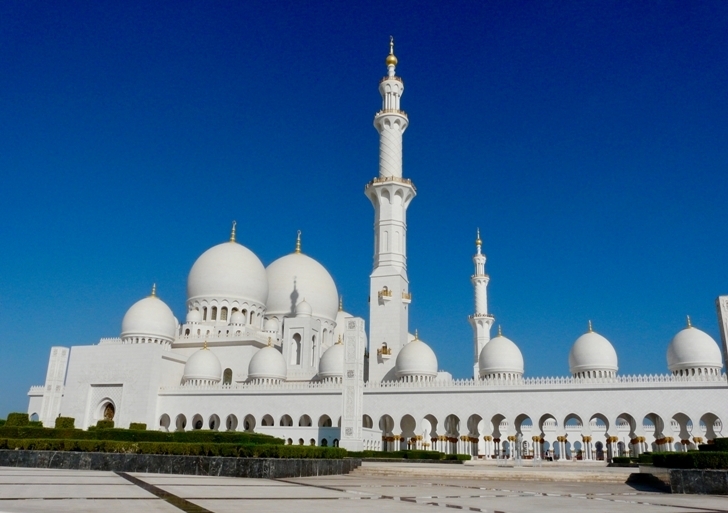 مسجد الشيخ زايد وجهتك السياحيّة الأنسب