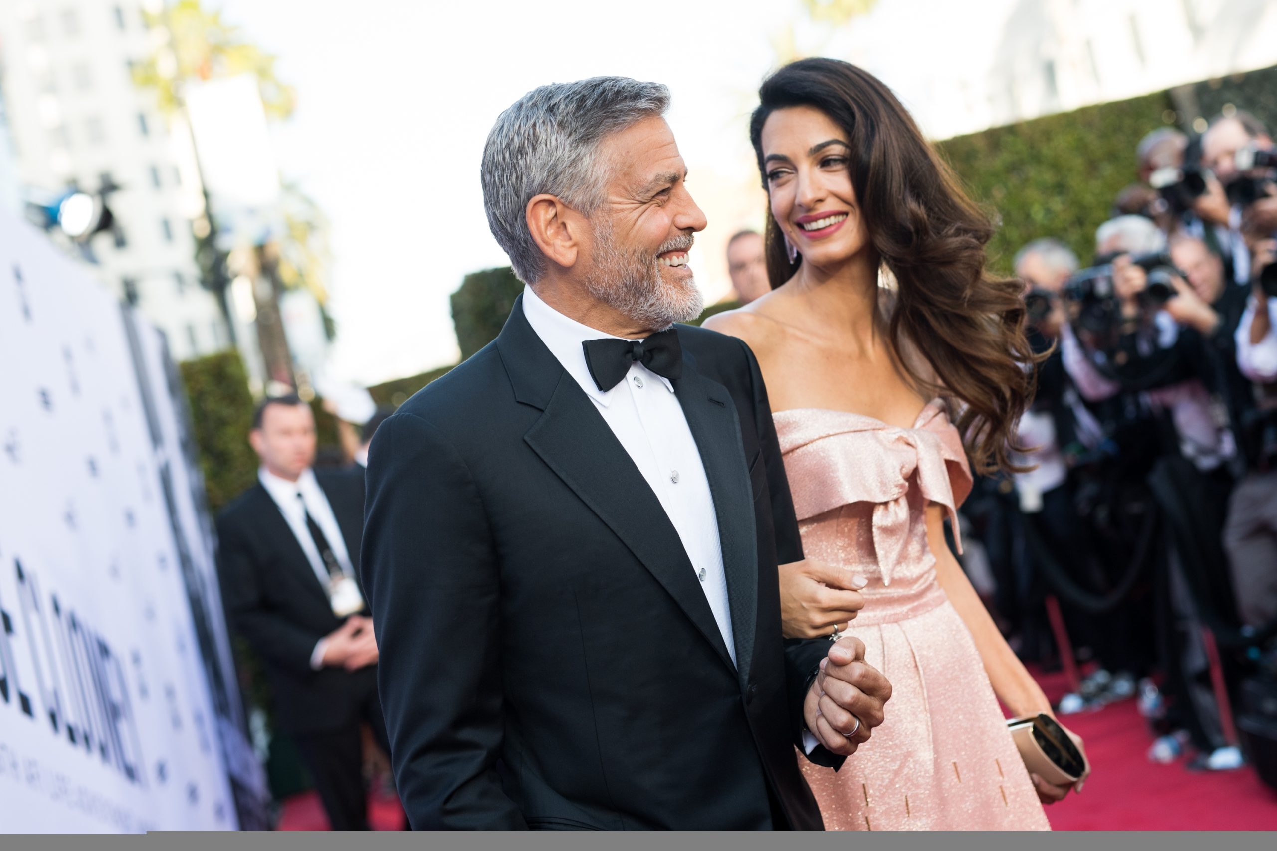 Amal Clooney لزوجها: أنت الشخص الذي يحظى بإعجابي الكامل