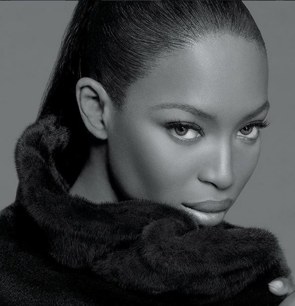 Naomi Campbell برسالة مؤثّرة ومحاكاة لـ Michael Jackson في السعوديّة