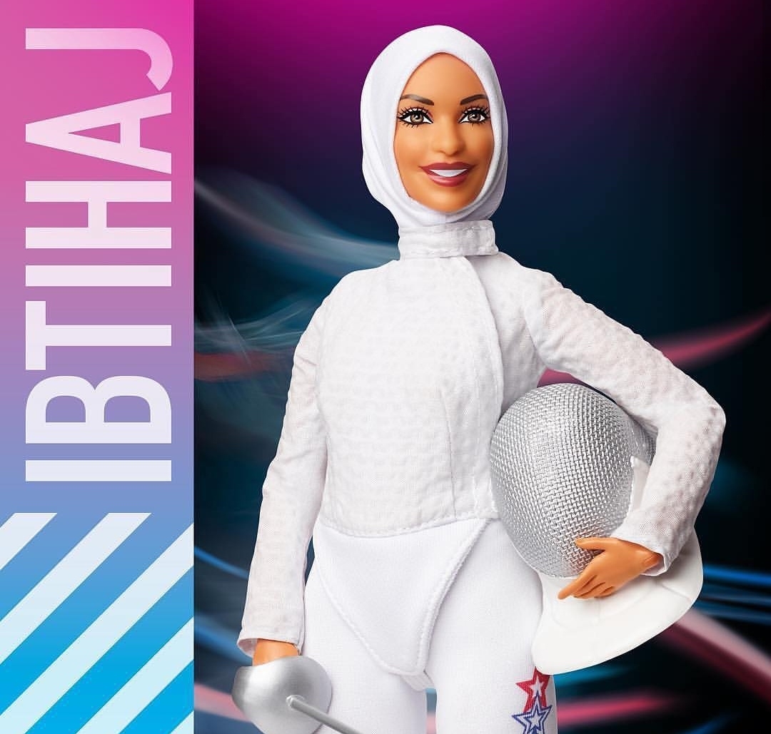 Ibtihaj Muhammad تتخطى الحدود مع دمية Barbie