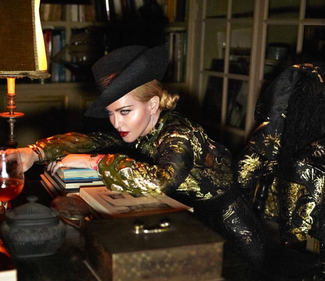 في عيدها السّتين، إليك ستّة إطلالات لمادونا!