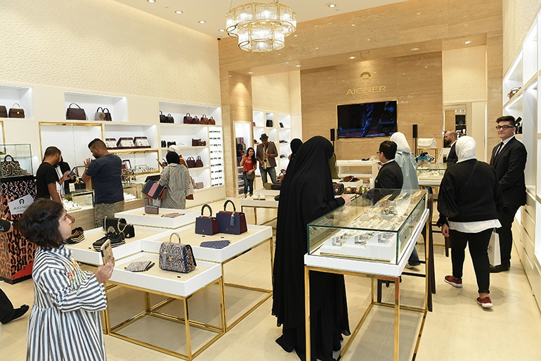 مفاجأة لعاشقات Aigner في الكويت