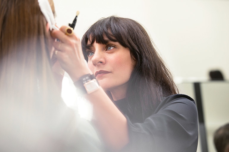 تعرّفي إلى Lucia Pica المصممة العالميّة  للمكياج والألوان لدى Chanel