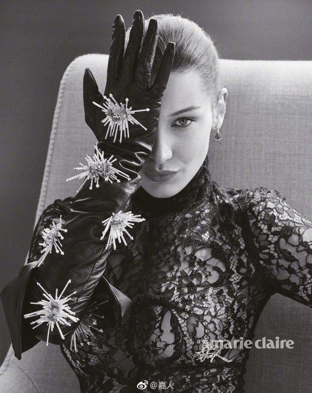 احصلي على إطلالة Bella Hadid