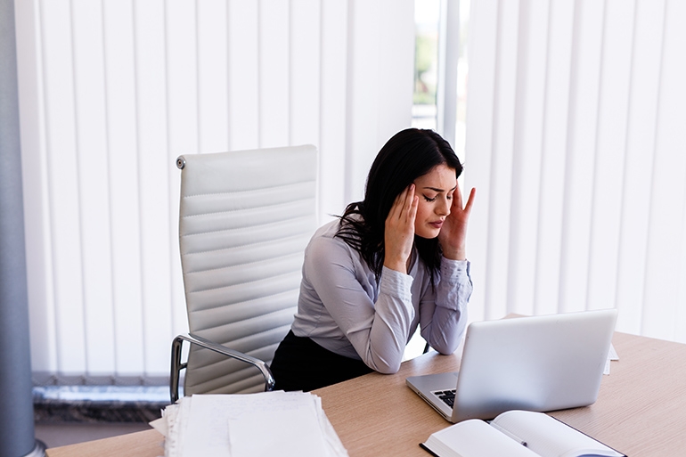 كيف تتغلّبين على التفكير المفرط؟