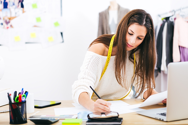 كيف تنخرطين مجدّداً في أجواء العمل؟