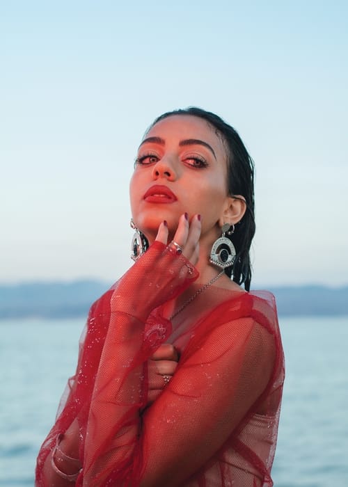أكثر‭ ‬من‭ ‬عشرين‭ ‬فنّاناً‭ ‬مصريّاً‭ ‬يثبتون‭ ‬أنّ‭ ‬تضافر‭ ‬الجهود‭ ‬يحقّق‭ ‬نتائج‭ ‬أفضل‬‬‬‬‬‬‬‬‬‬‬‬‬‬‬‬‬‬‬‬‬‬