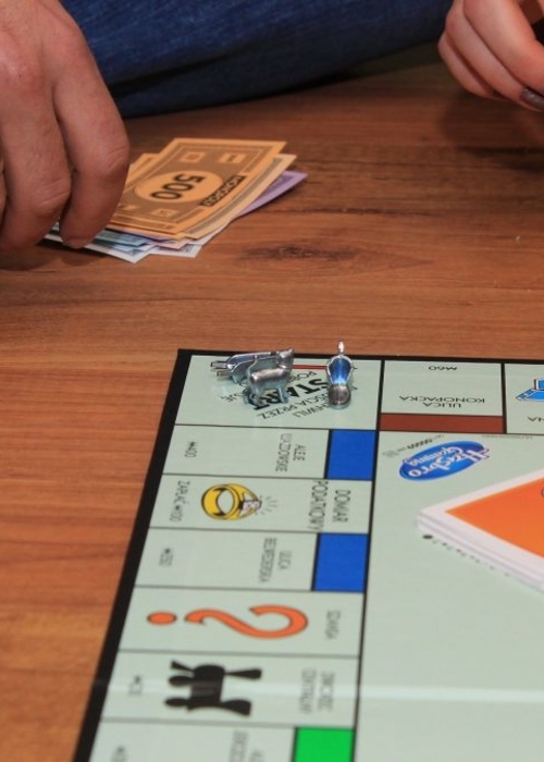 لعبة Monopoly العالميّة تدعم المرأة بنسختها الجديدة