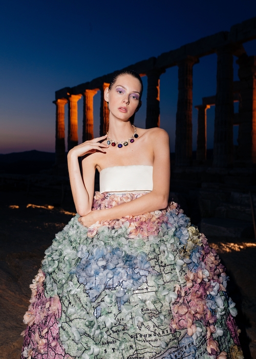 Bvlgari تشارك Mary Katrantzou عرض مجموعتها الجديدة