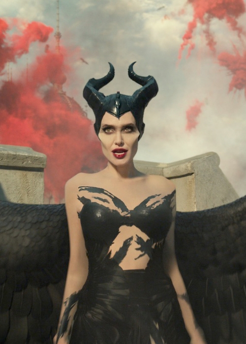 كلّ ما عليك معرفته عن زيّ Angelina Jolie الخارق في فيلمها Maleficent