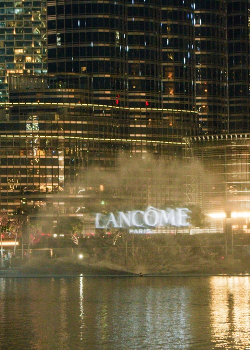 Lancôme تنير النوافير الراقصة أمام برج خليفة… فما السبب؟