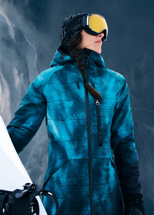 مفاجأة Emporio Armani لعاشقات فصل الشتاء وأنشطته