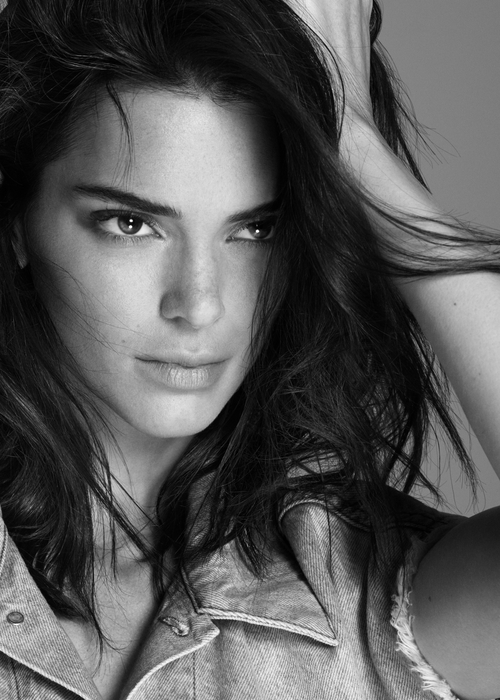 Kendall Jenner تحتفي بربع قرن من الإبتكار