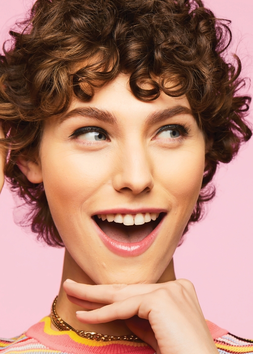 حواجبك مشرقة هذا الربيع مع Yara Ayoob الخبيرة الإقليميّة لدى Benefit Cosmetics