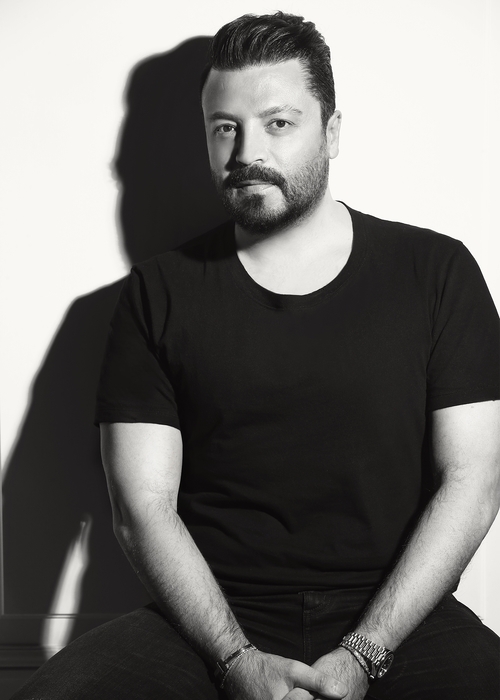 Zuhair Murad  يسترسل في إفكاره الإيجابيّة وسط الفيروس
