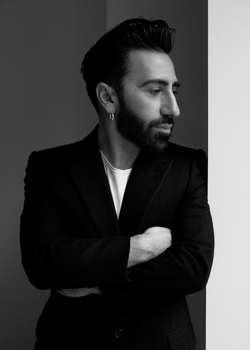 Johnny Coca ينضمّ إلى عائلة Louis Vuitton