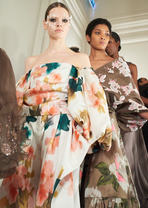 Valentino تتعاون مع هذا الفنّان لمجموعة خريف وشتاء 2020 – 2021