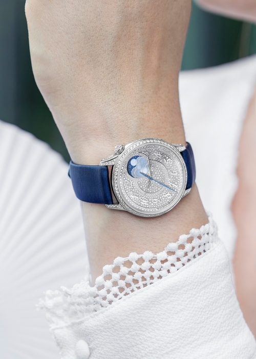 Vacheron Constantin في تعاون فنّيّ لافت مع نرجس نور الدين.. والمناسبة؟