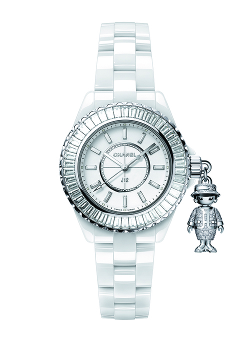 يستهوينا إكسسوار Mademoiselle الماسيّ على ساعة Chanel J12 الجديدة