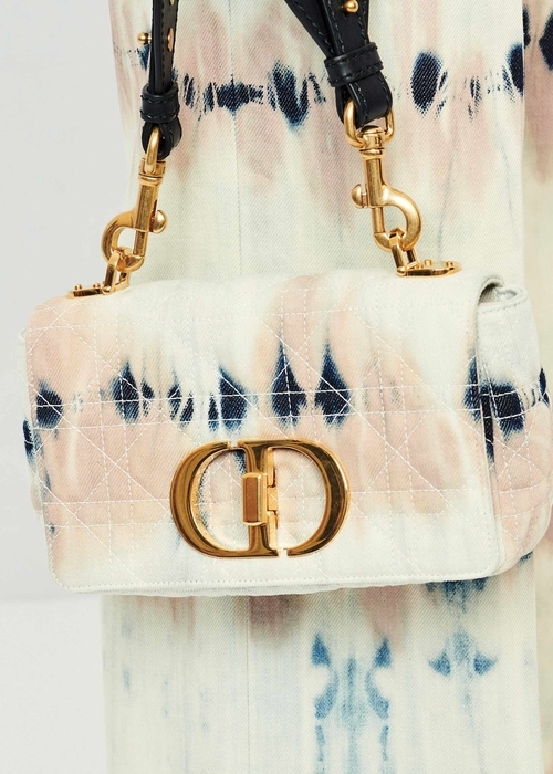 حقيبة Caro، أحدث إصدارات Dior وأكثرها أناقة