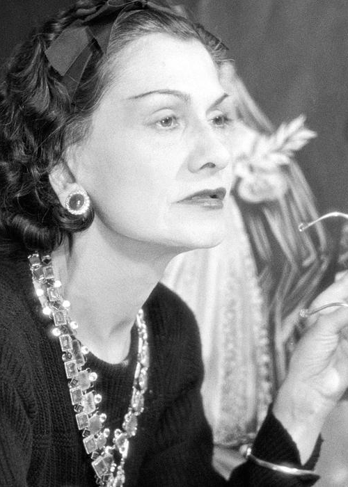 زهرة Gabrielle Chanel المفضّلة تنبت… وهذا ما ولّدته