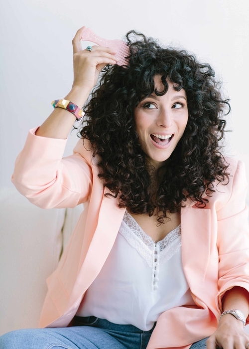 قصّة Rym Yessad بين شعرها  السّاحر ومنصّة Curlshops.com