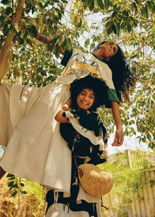 إطلالات مشرقة من Loewe لصيف 2021‎