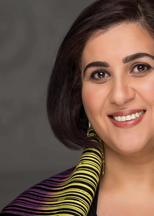 Amal Haliq:”أشعر‭ ‬دائماً‭ ‬أنّ‭ ‬قطعة‭ ‬المجوهرات‭ ‬هي‭ ‬التي‭ ‬تختار‭ ‬صاحبتها،‭ ‬لذا‭ ‬بمجرّد‭ ‬أن‭ ‬تشتريها‭ ‬المرأة،‭ ‬ستشعّ‭ ‬لمعاناً”