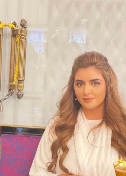 الشيخة مهرة بنت محمد بن راشد تفتتح معرض Icons في دبي
