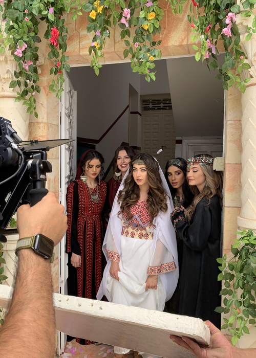موهبة عالميّة تطرح أغنيتها العربيّة الأولى… كوني أوّل من يستمع لها
