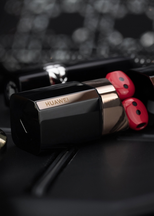 سماعات بلوتوث هواوي الجديدة HUAWEI FreeBuds Lipstick تواكب الموضة والتطور معاً