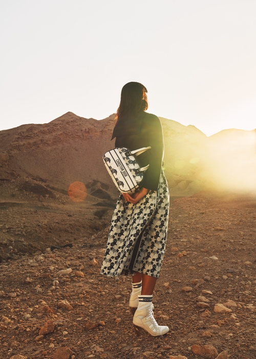 سافري معنا إلى كوكب المشتري والمريخ مع Dior