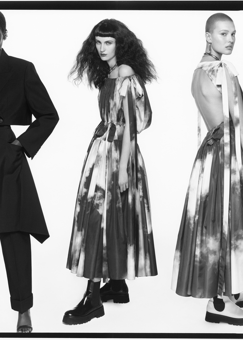 رحلة عبر السماء والعواصف مع فيلم Alexander McQueen الجديد