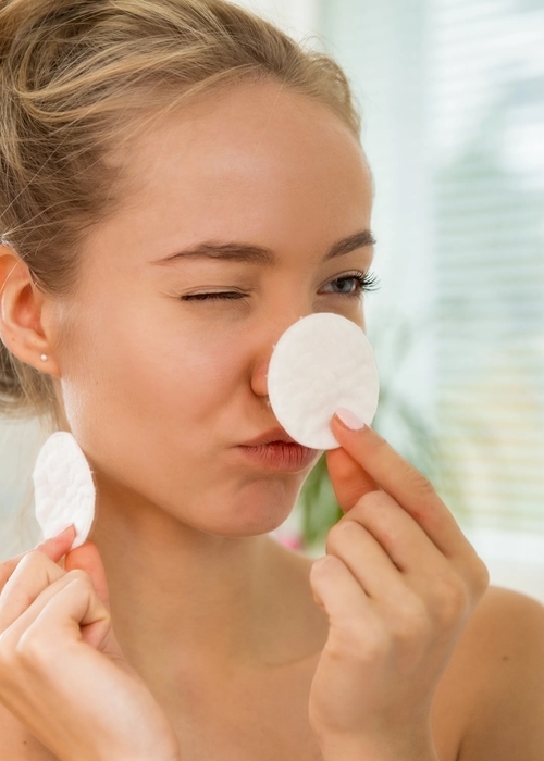 كيفية عمل كريم لعلاج حب الشباب والبقع السوداء؟