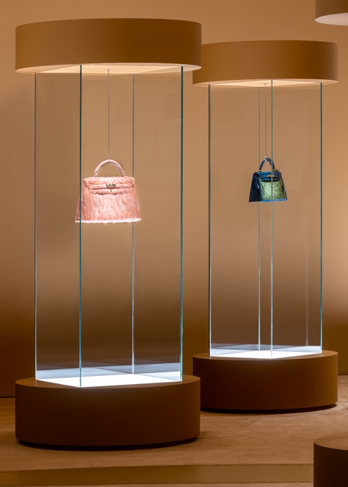 السفر عبر الزّمن ما بين ماضي Hermès وحاضره