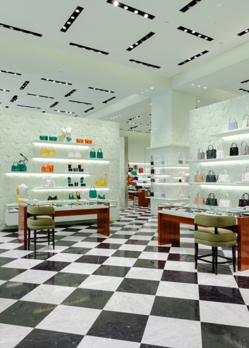 خبرٌ سارّ لعاشقات Prada في قطر
