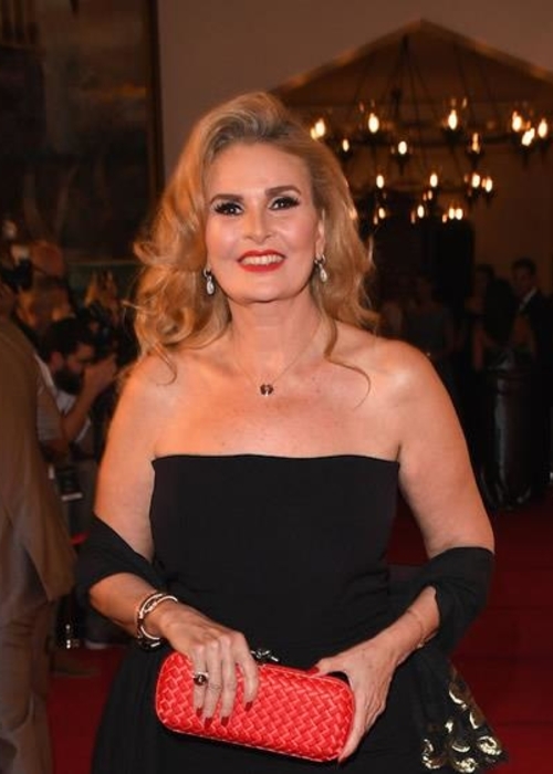 النجمة يسرا والفنان رشدي أباظة في صورة نادرة