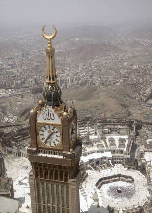 ما هي مميزات برج ساعة مكة؟