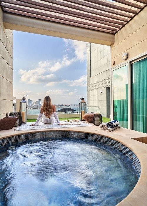 اختبري الضيافة التركية في دبي في فندق ريكسوس ذا بالم دبي