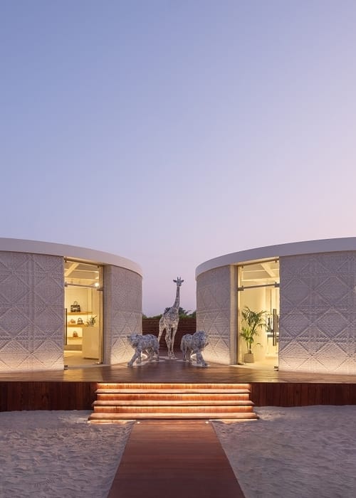 مجموعة Dior Cruise لعام 2023 بين الحقيقة والخيال