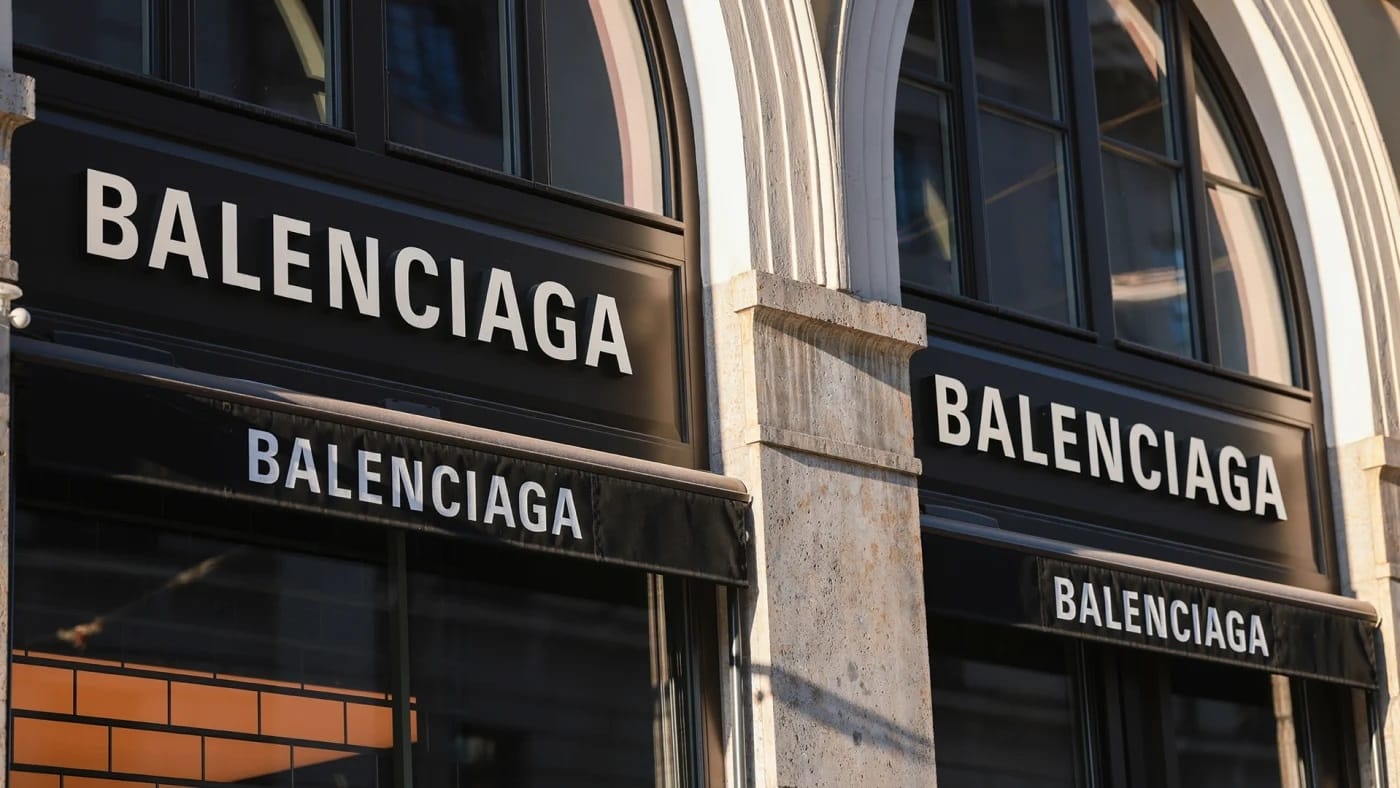 Balenciaga تلغي حسابها على تويتر بعد تولي أيلون ماسك إدارته