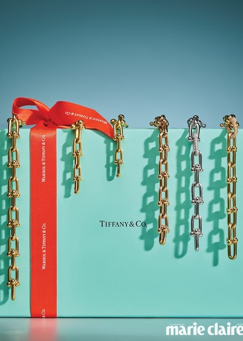 Unboxing Happiness: استمتعي باكتشاف مجوهرات .Tiffany & Co