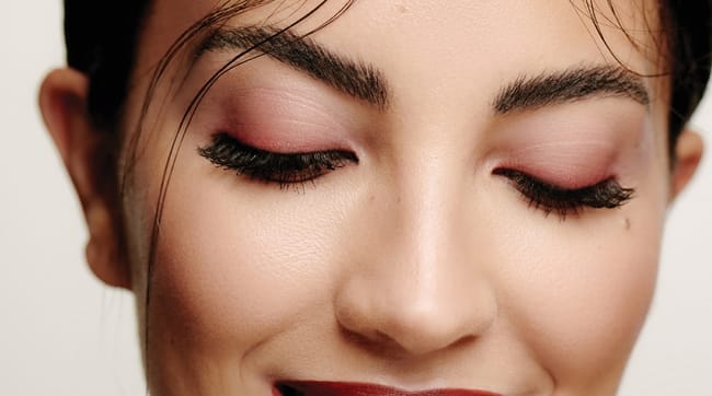 ماسكارا Fabulous Eyes من Carolina Herrera Beauty خيارك لإطلالة العيد!