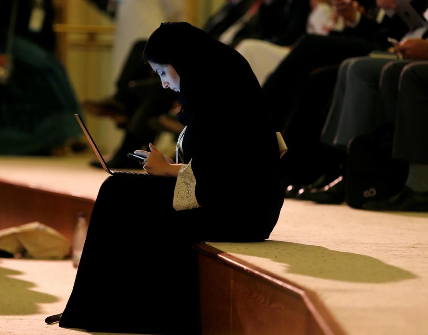 المملكة العربية السعودية تمنع إرتداء العباءة وقت الإمتحانات