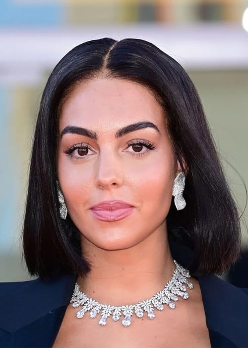 جورجينا رودريغيز تنشر أول صورة لها من المملكة العربية السعودية