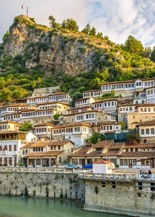 أمور عليك معرفتها قبل التوجه إلى السياحة في ألبانيا