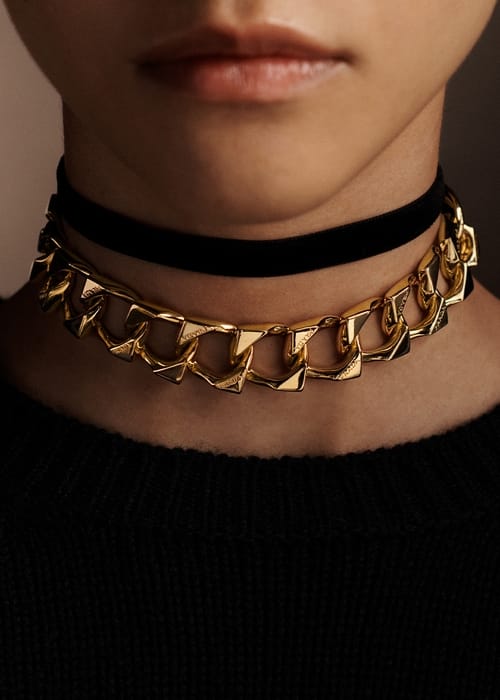 مجموعة Eternal Gold من Prada بين الكلاسيكية والتعبير عن الحب