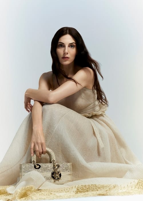 للمرة الاولى Dior تقدم مجموعتها الرمضانية مع سفيرتين عربيتين