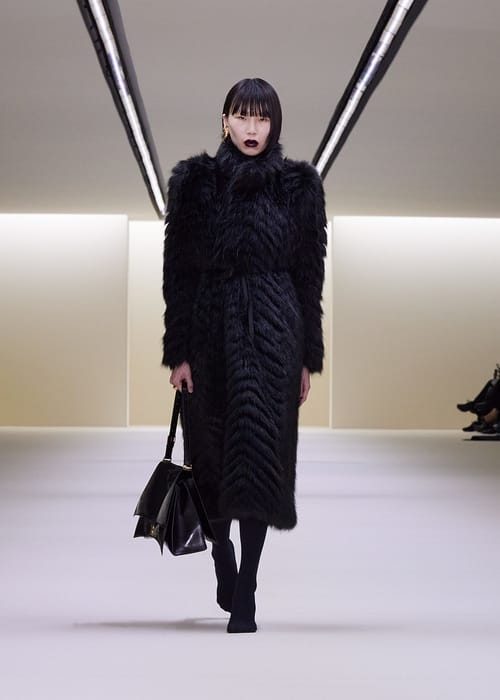 Balenciaga تنهض مع مجموعتها لخريف 2023