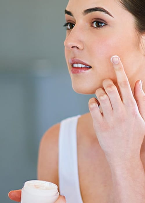 خلطات طبيعية تساعد في علاج تحسس الوجه واحمراره